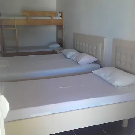 And Analipsi Pensión Shëngjin