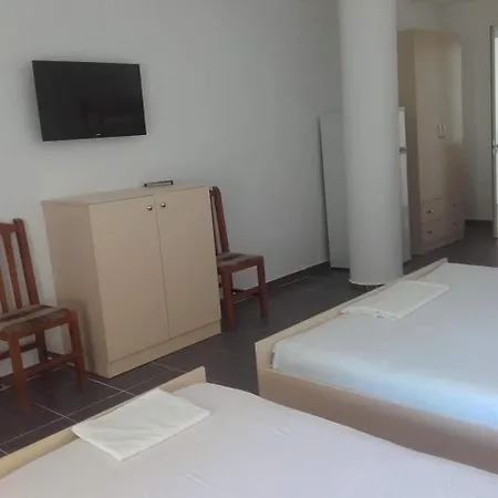 And Analipsi Pensión Shëngjin