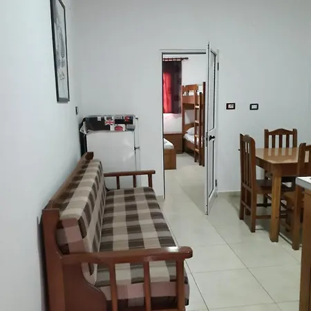 And Analipsi Pensión 3*